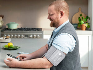 MISURATORE DI PRESSIONE DIGITALE OMRON M2 INTELLI IT HEM-7143T-EBK - immagine 3